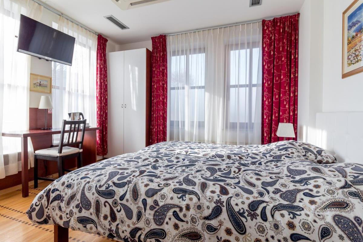 Guest House Isabel Загреб Екстер'єр фото