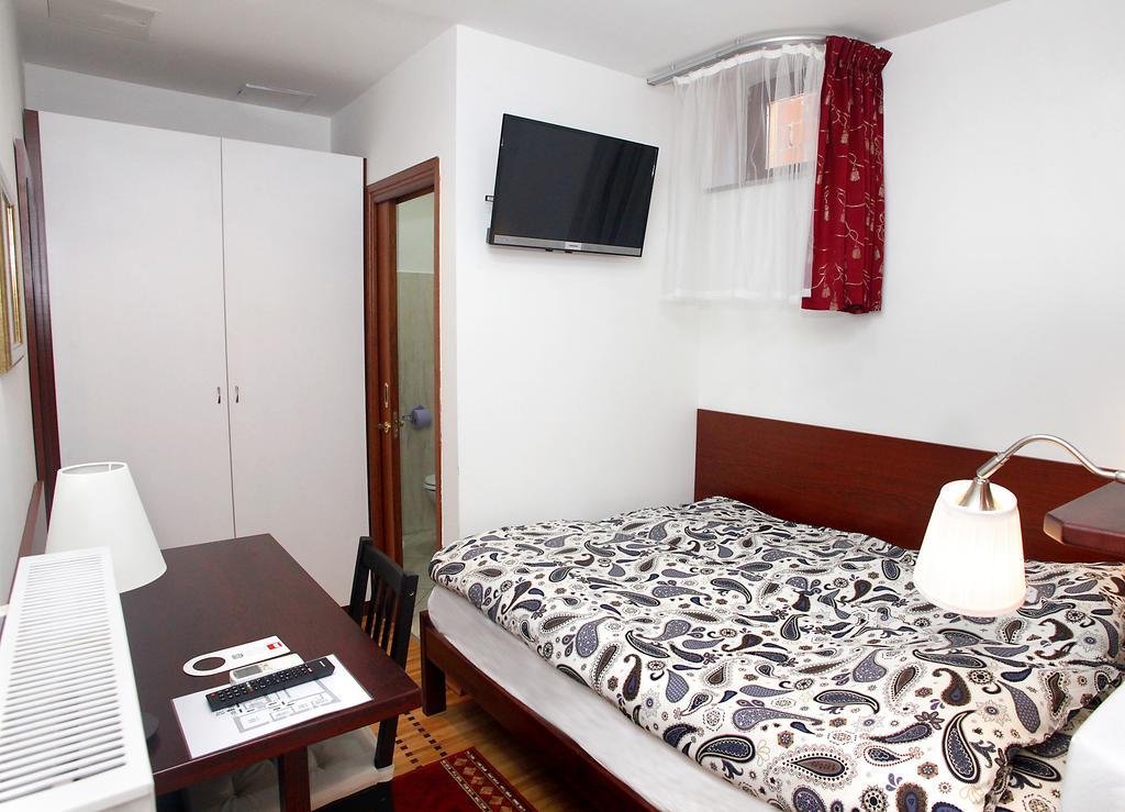 Guest House Isabel Загреб Екстер'єр фото